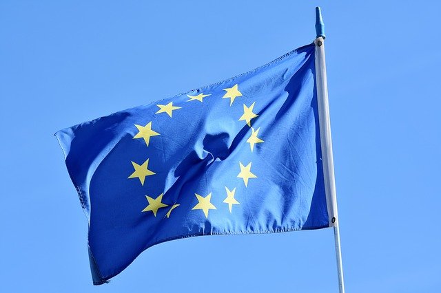 Großer Durchbruch von der Europäische Union gegen wettbewerbswidrige Praktiken großer Technologieunternehmen