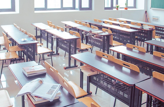 classroom, guiyang, table, textbooks, desks, the podium, student, the student’s, uniforms, book, student, student, student, student, student