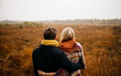 Dating-Apps satt: US-Amerikanerin fliegt spontan zu irischem Verkupplungs-Festival – und findet tatsächlich die Liebe